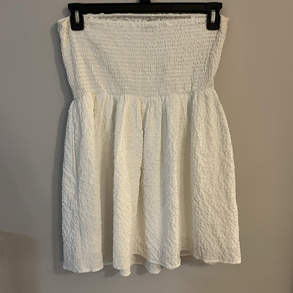 American Eagle white smocked tube top dress with lining size medium - Picture 2 of 4
